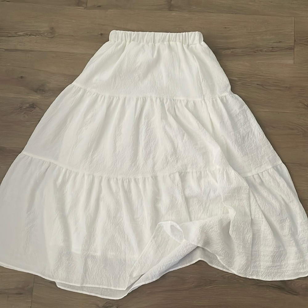 White Maxi Skirt - Flowy Sheer Layered - size 6/M petite